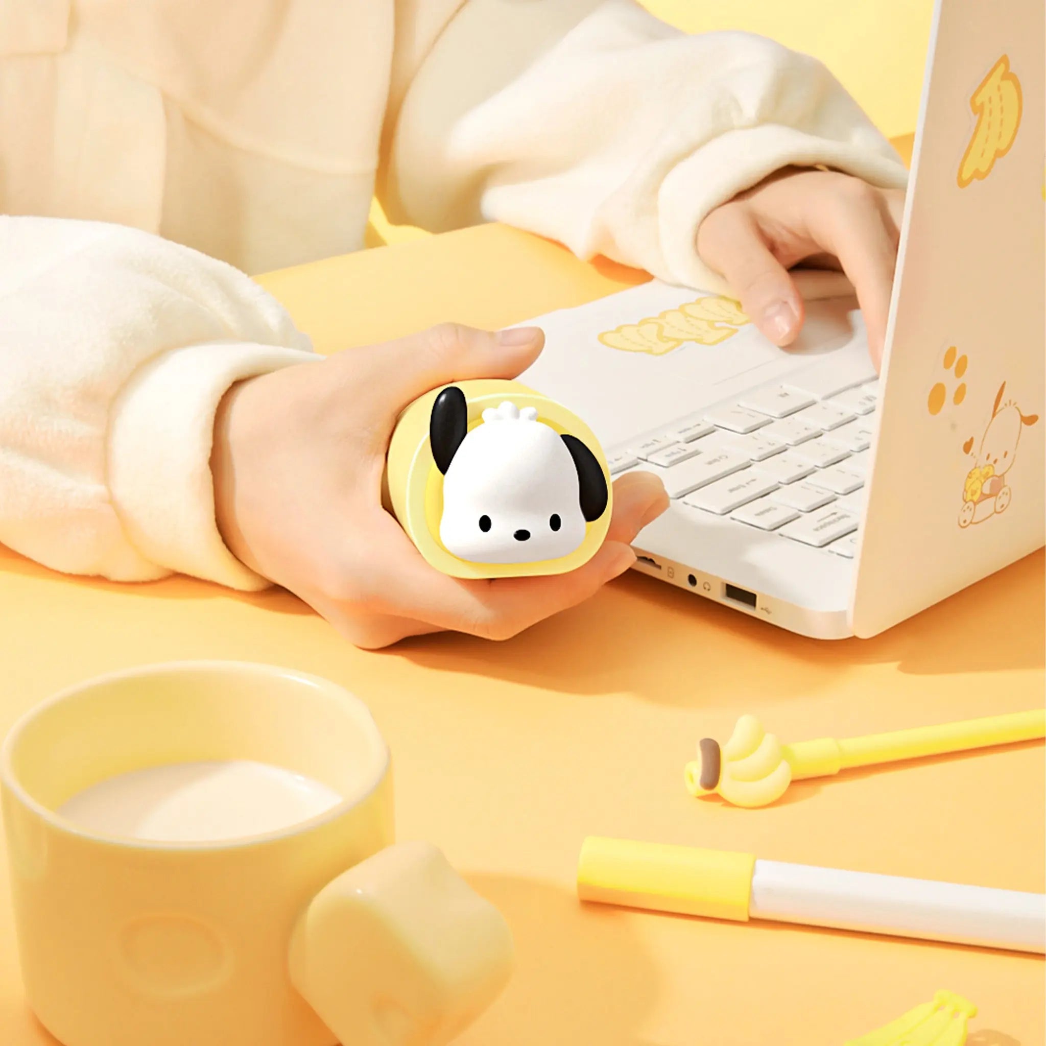 MarTUBE?? x Sanrio Pochacco Huggable Hand Warmer - MarTUBE